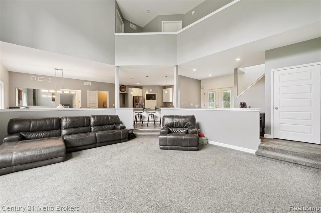 9119 Hegel Road, Goodrich Vlg, MI — Photo 11