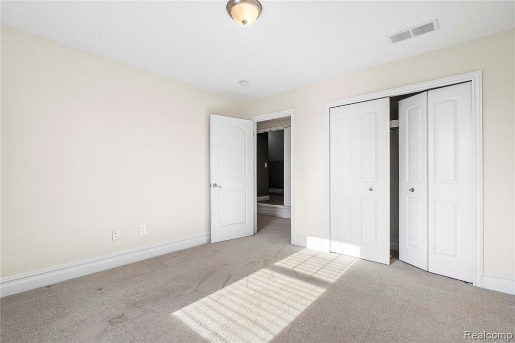 4489 Cedarhill Court, Auburn Hills, MI 48326 — Photo 31