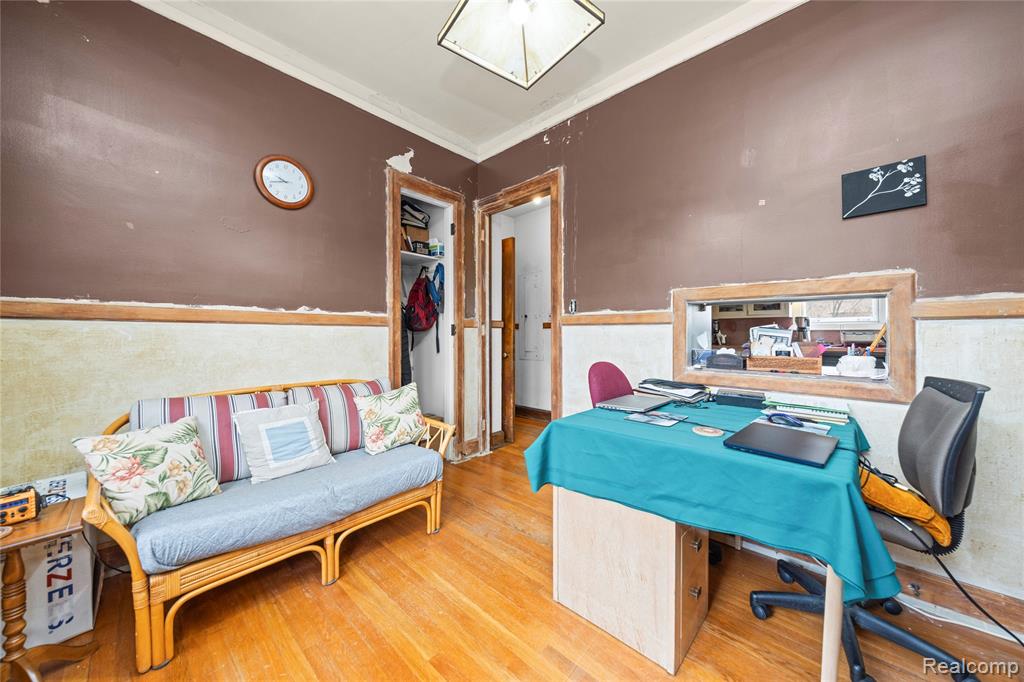 2475 Iroquois Street, Detroit, MI 48214 — Photo 41