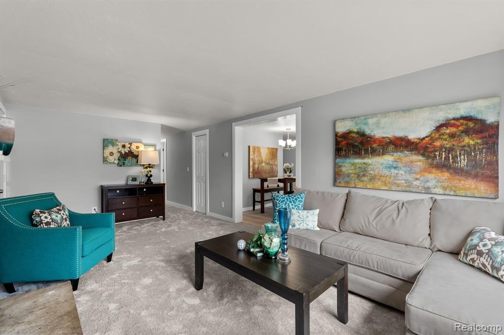 580 W MIDDLE Street, Chelsea, MI 48118 — Photo 5