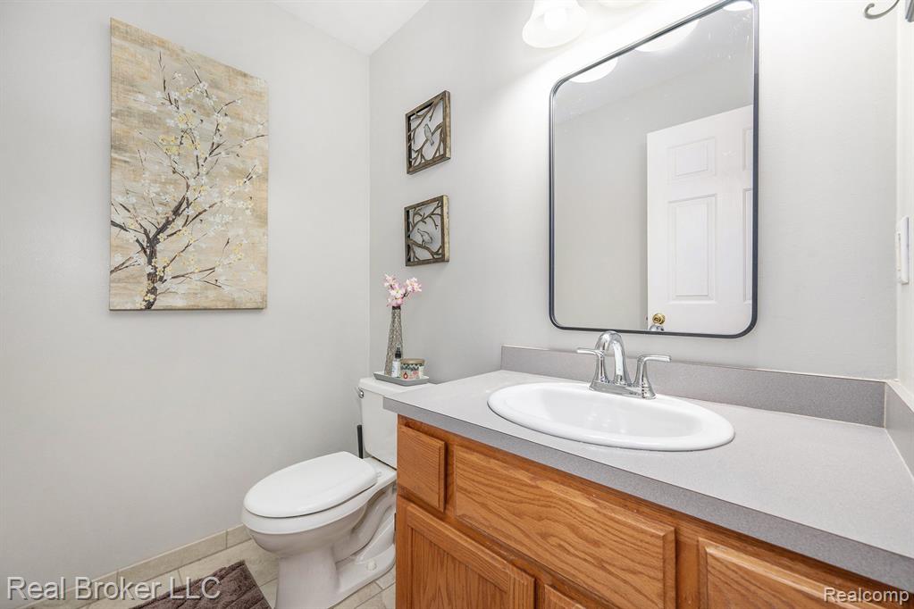 50155 OXFORD Drive, Macomb, MI 48044 — Photo 8