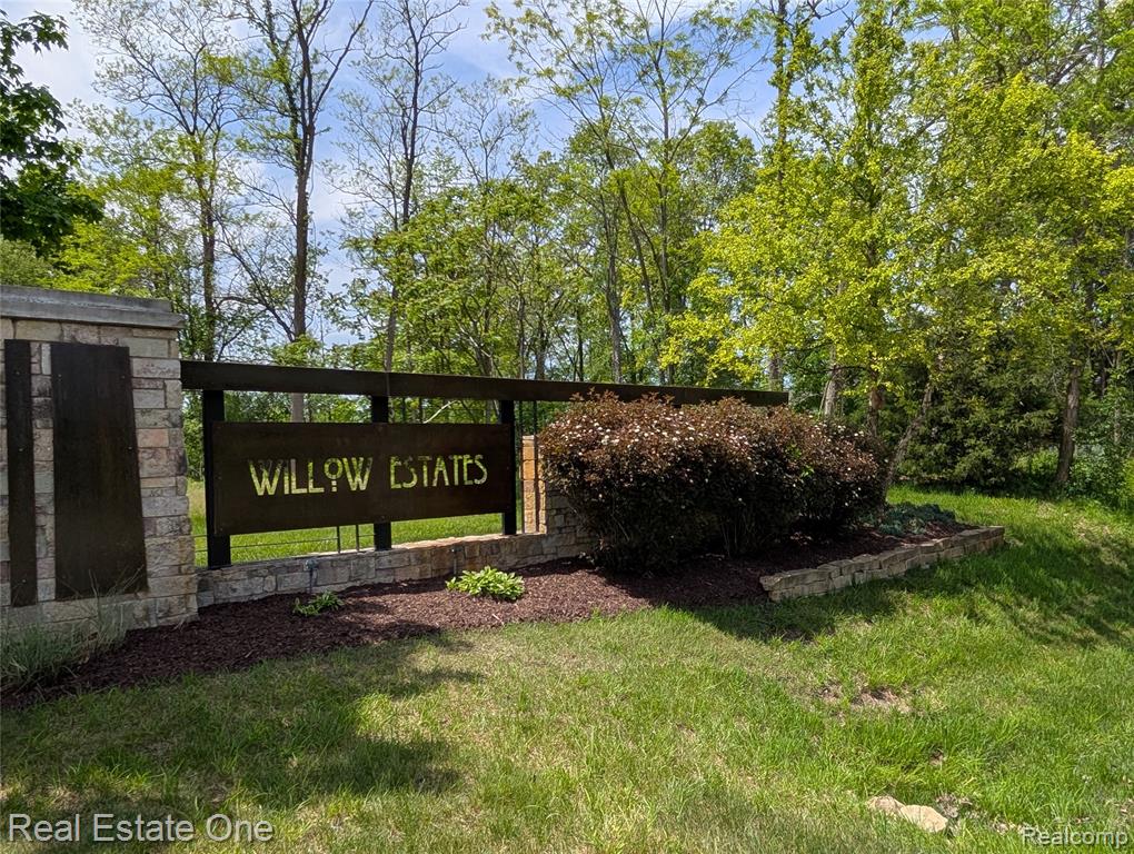 508 Woodstone Court, White Lake, MI