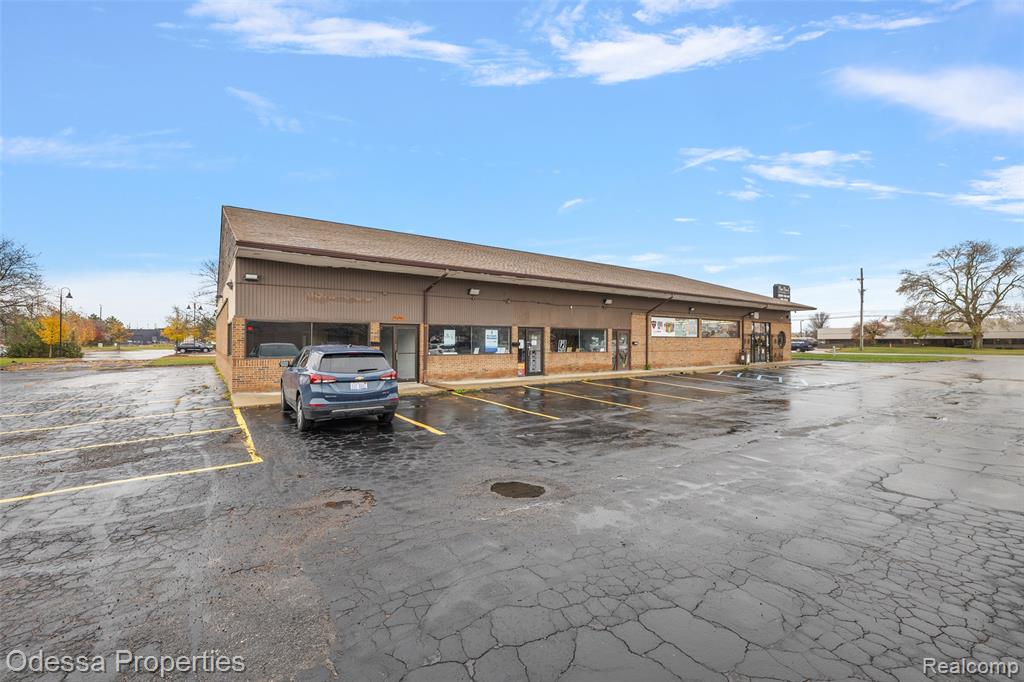 5625 18 MILE Road, Sterling Heights, MI 48314 — Photo 37