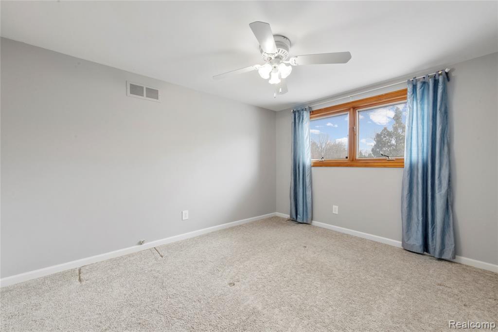 4902 Hubbard Drive, Troy, MI 48085 — Photo 21