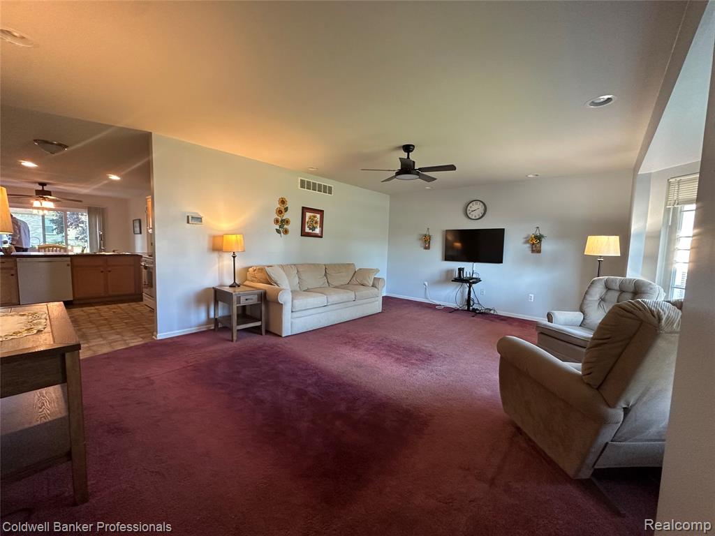 60 Old Carriage Lane, Lapeer, MI 48446 — Photo 15