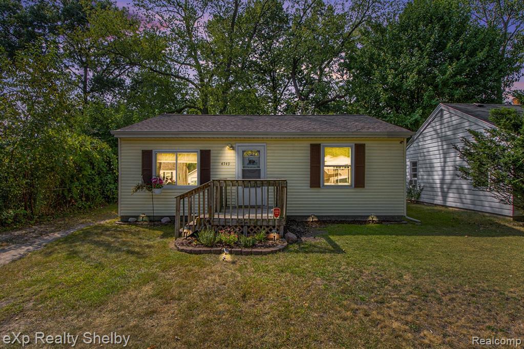 4549 Madison Avenue SE, Grand Rapids, MI 49548 — Photo 18
