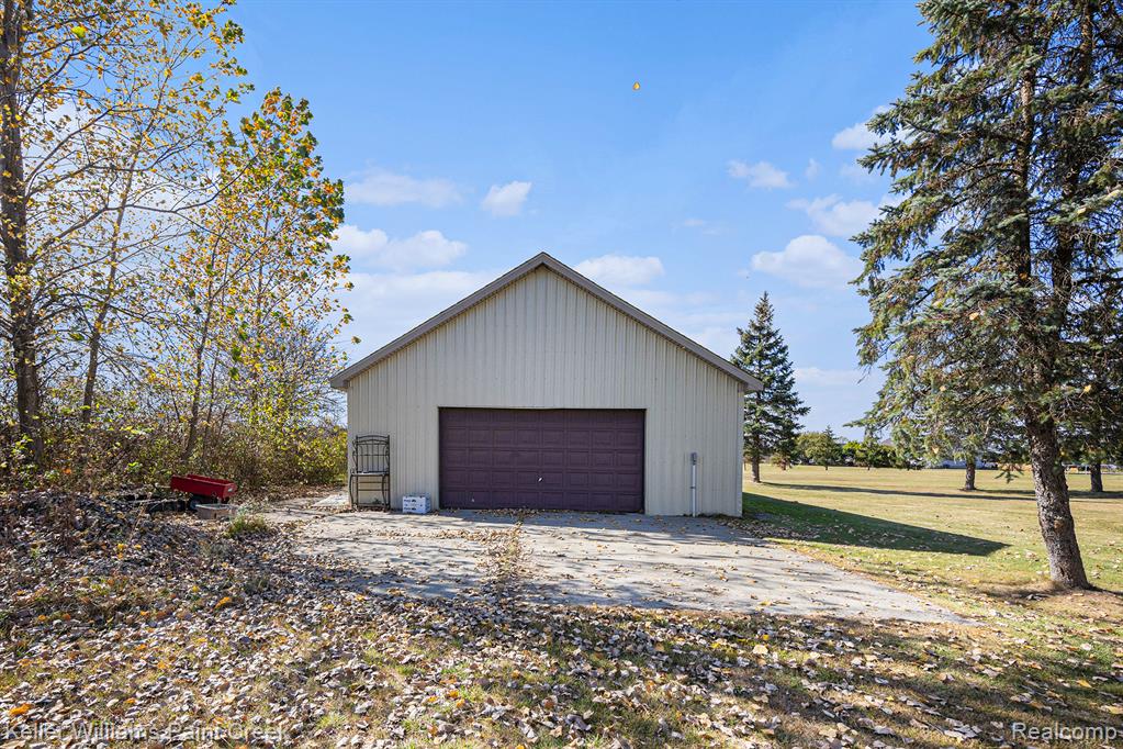124 S Doran Road, Imlay City, MI 48444 — Photo 4