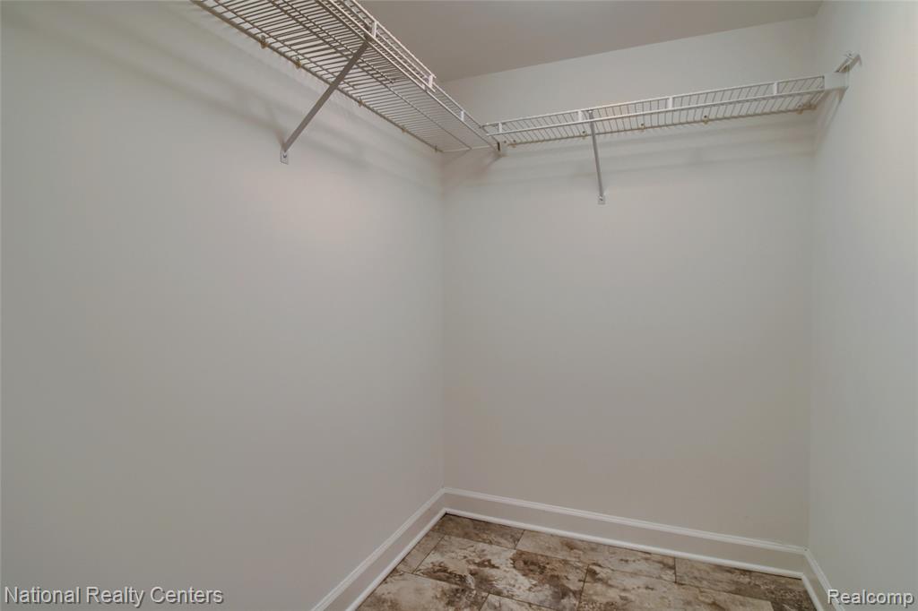 713 Woodcreek Circle, 26, Saline, MI 48176 — Photo 23