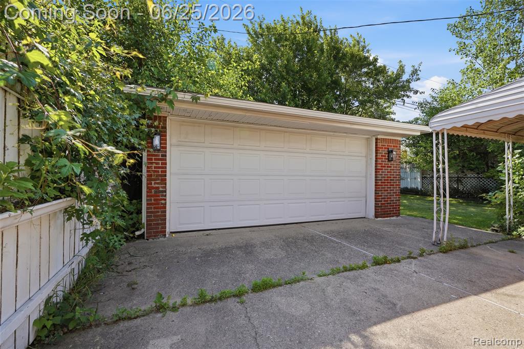 8585 Dixie Lane, Dearborn Heights, MI 48127 — Photo 33