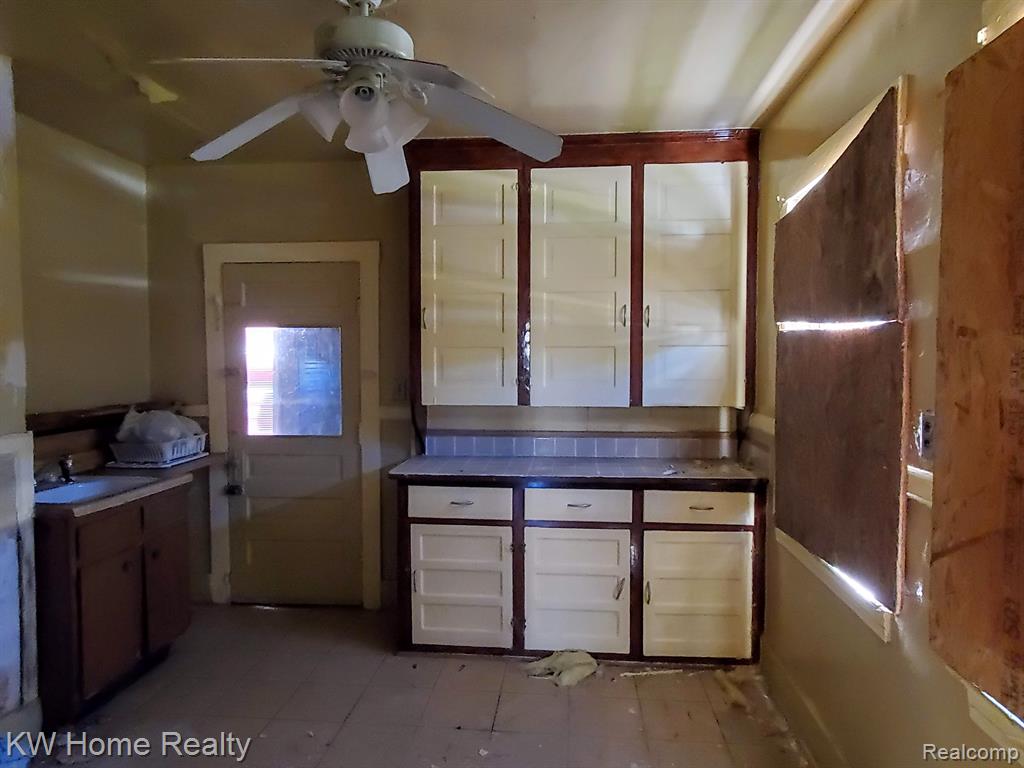 169 PILGRIM Street, Highland Park, MI 48203 — Photo 5