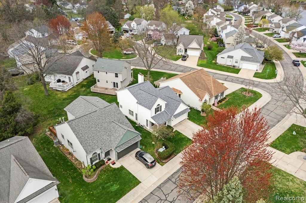 514 MILL POND Drive, Fenton, MI 48430 — Photo 31