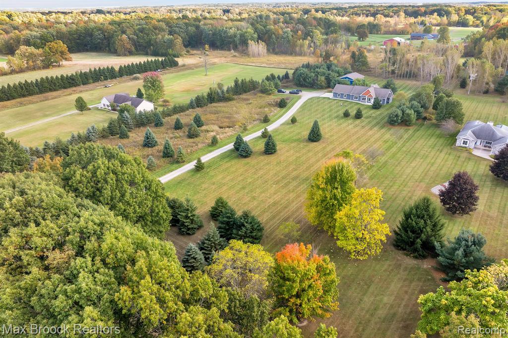 6300 HAZARD Road, Fenton, MI 48430 — Photo 35