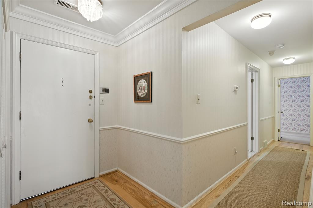 19710 W 13 Mile Road, 211, Beverly Hills, MI 48025 — Photo 12