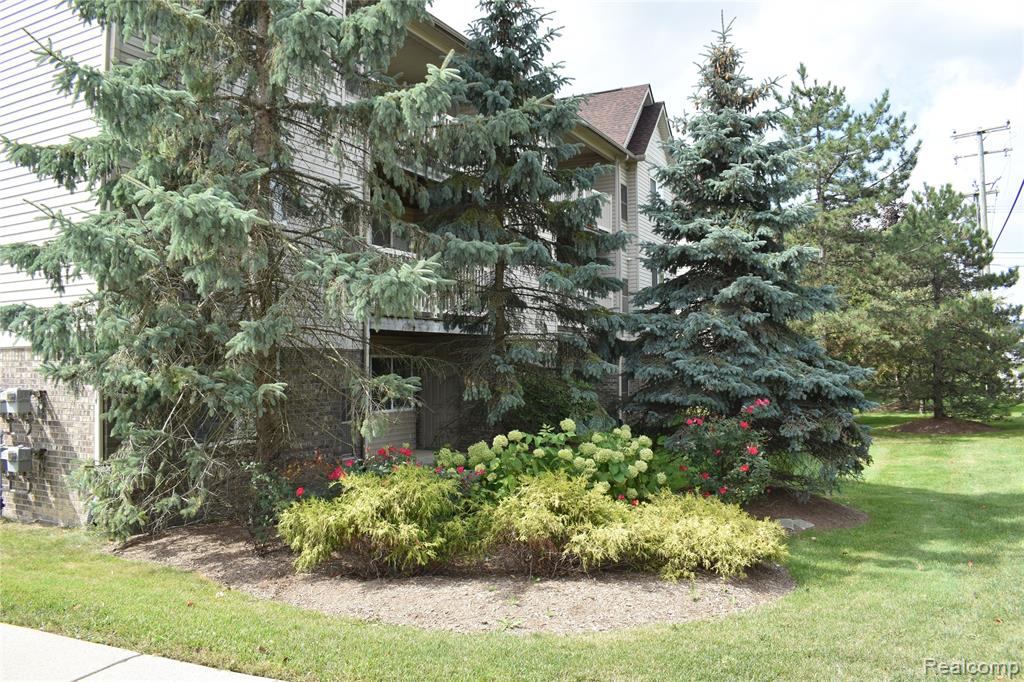 819 Brandon Avenue, Pontiac, MI 48340 — Photo 2