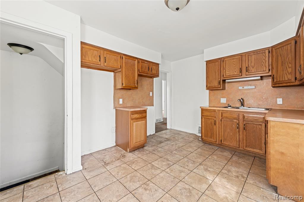 20014 Southfield Road, Detroit, MI 48235 — Photo 4