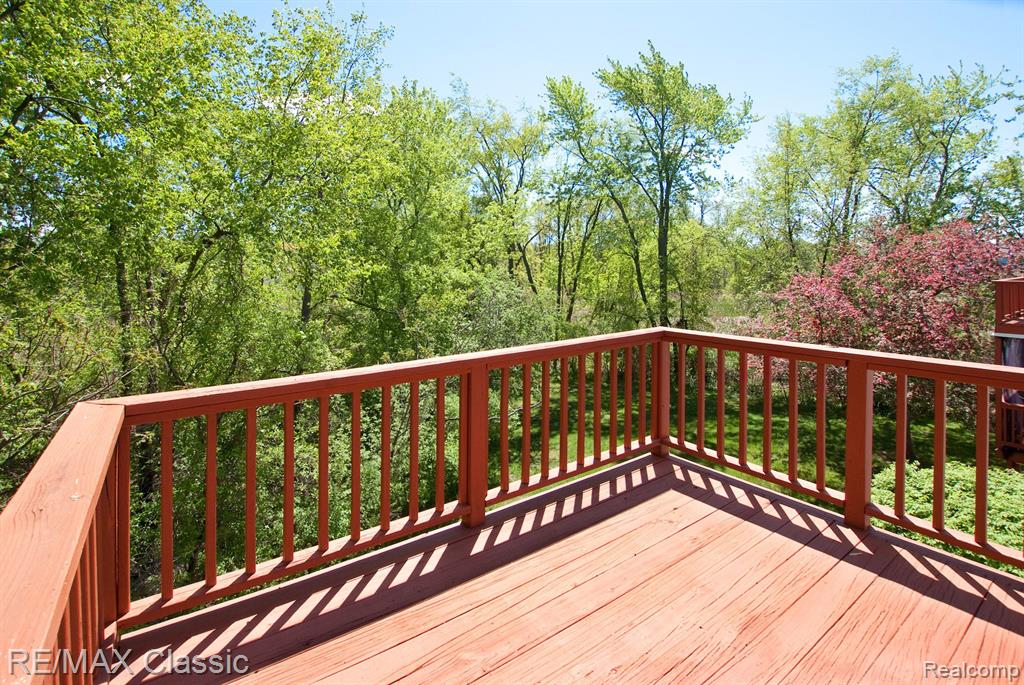 587 Winwood Circle, 20, Walled Lake, MI 48390 — Photo 22