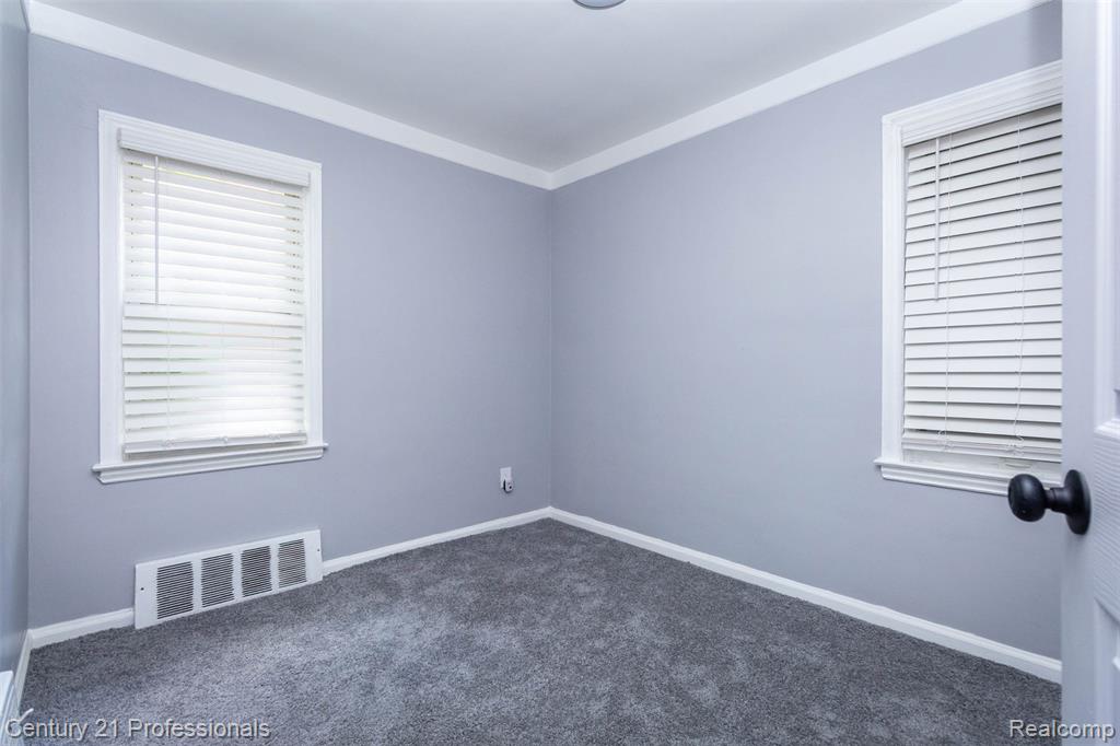 9037 Longacre Street, Detroit, MI 48228 — Photo 19
