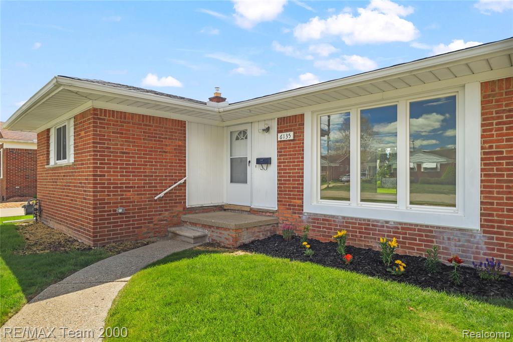 6135 Ardmore Street, Dearborn Heights, MI 48127 — Photo 4
