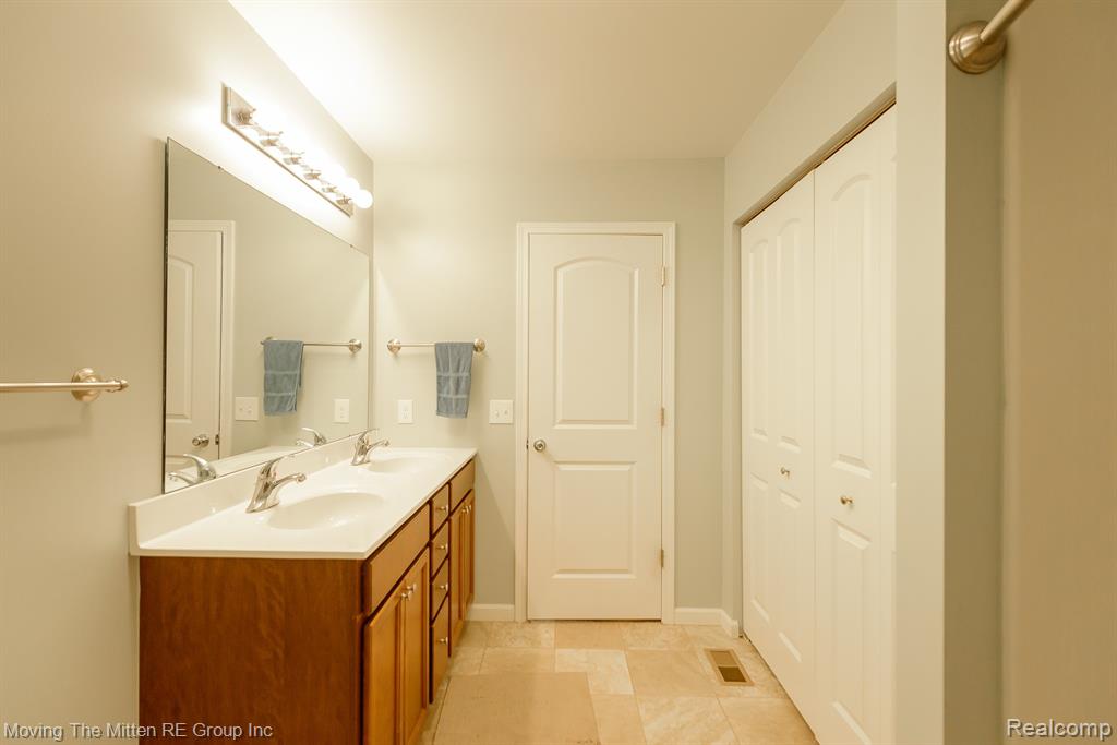 42880 Frederick Court, Belleville, MI 48111 — Photo 26