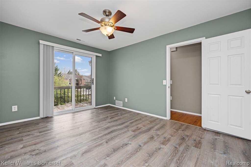 20745 Indian Creek Drive, Farmington Hills, MI 48335 — Photo 23