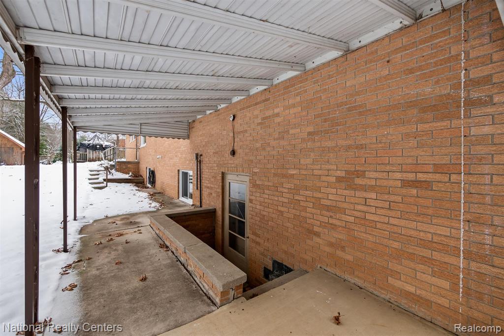 4264 Woodstock Road, Waterford, MI 48328 — Photo 41