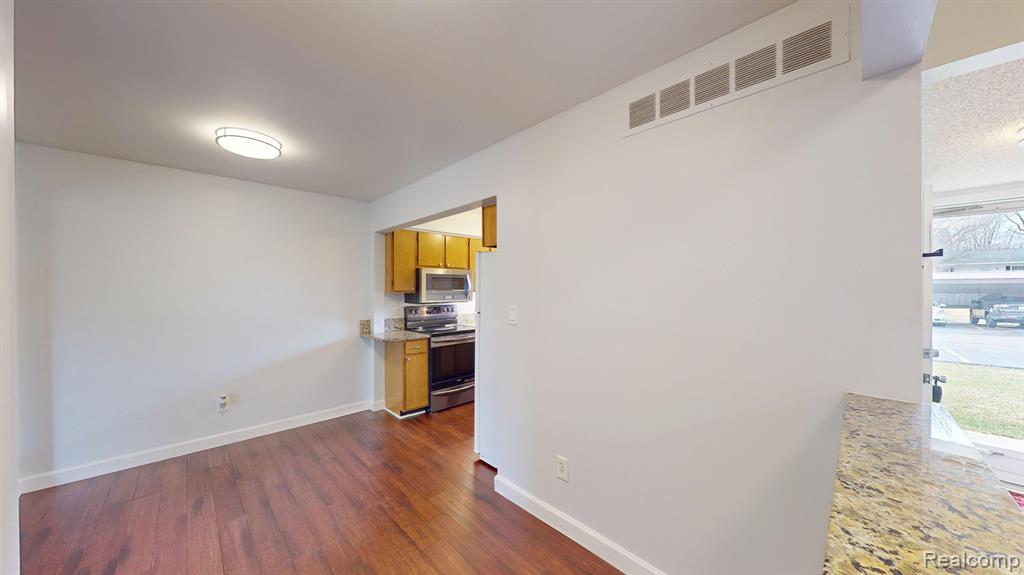42580 Plymouth Hollow Drive, Plymouth, MI 48170 — Photo 11