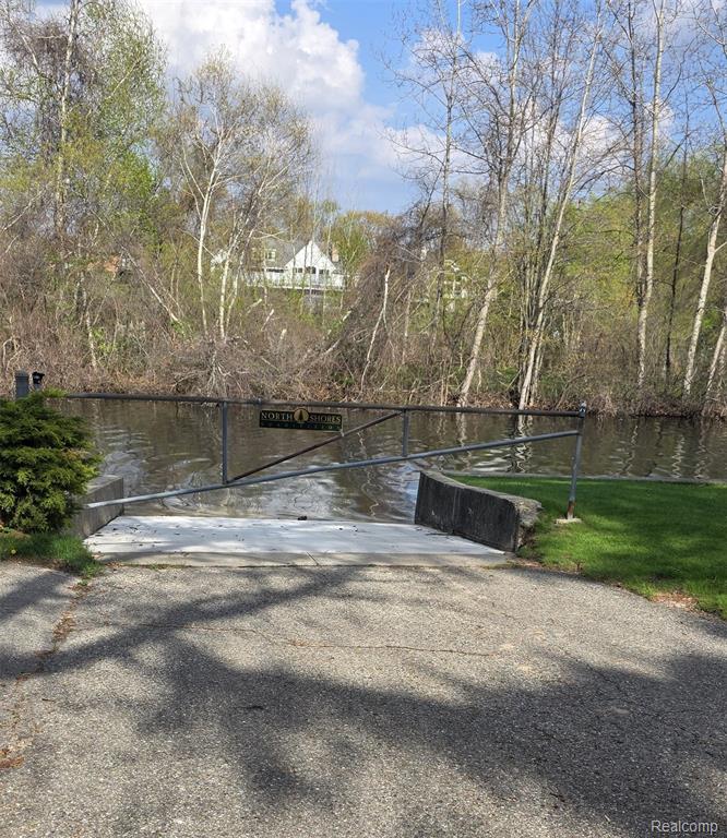 9100 Pittsfield Street, Commerce Twp, MI 48382 — Photo 39
