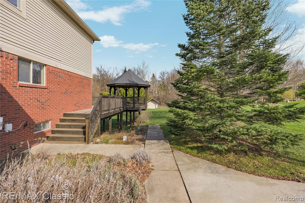 4930 Menominee Lane, Clarkston, MI 48348 — Photo 10