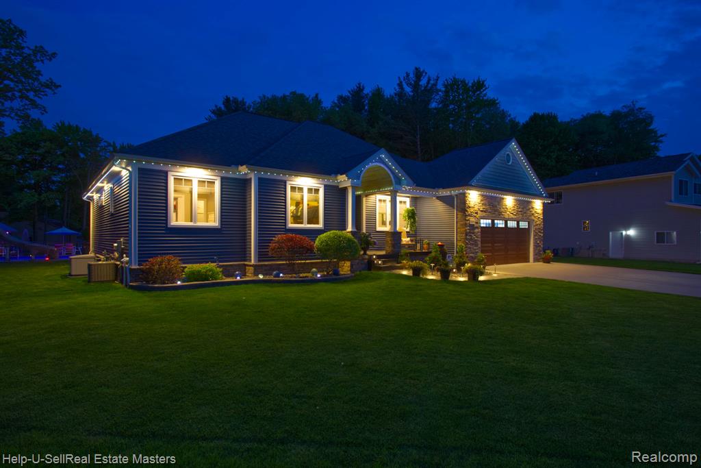 3152 Spruce Drive, Port Huron, MI 48060 — Photo 9