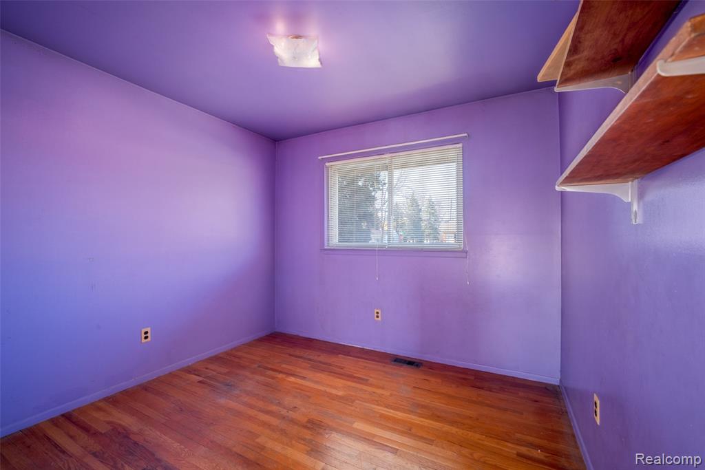 29889 Brown Court, Garden City, MI — Photo 16