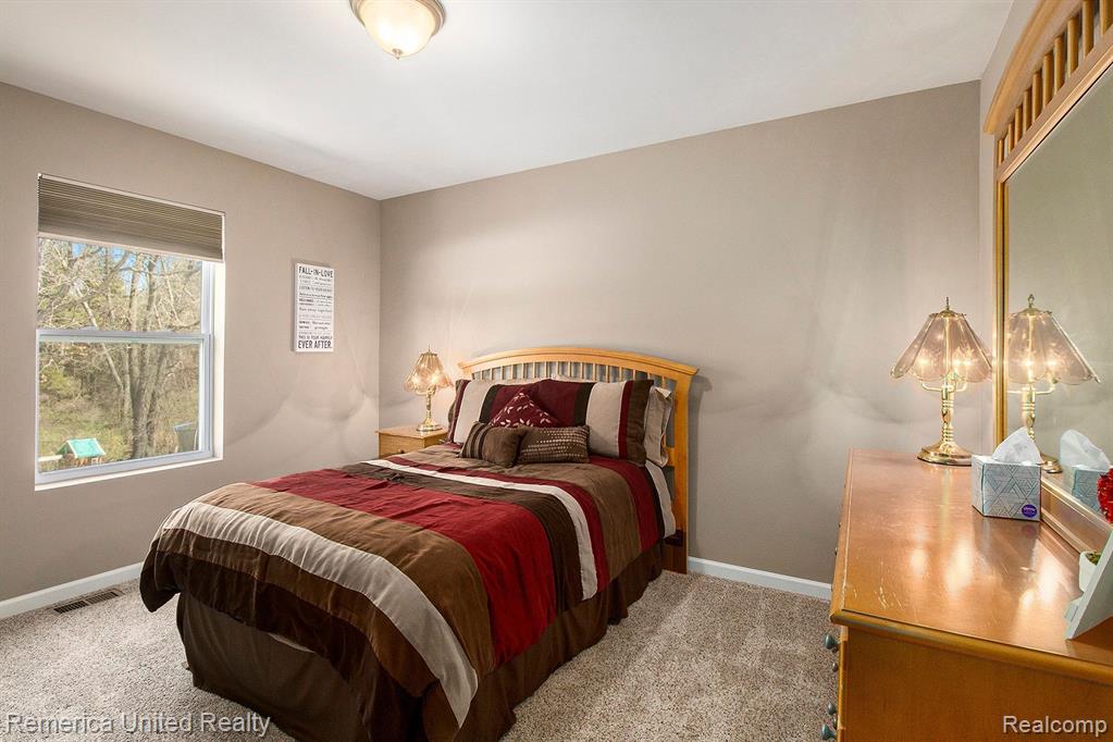 3652 AMBER OAKS Drive, Howell, MI 48855 — Photo 16