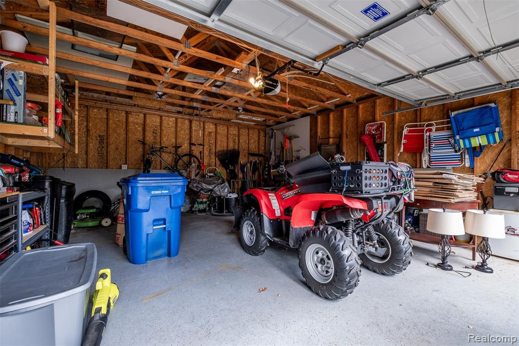 5720 Berkley Drive, Waterford, MI 48327 — Photo 32