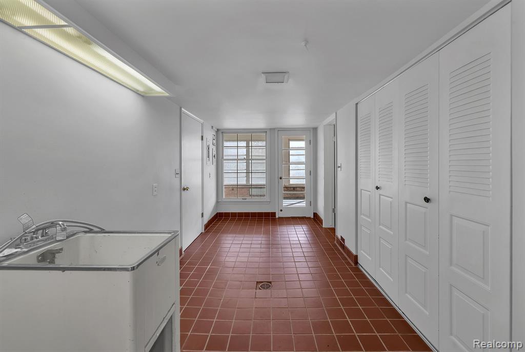 4265 Pine Tree Trail, Bloomfield Hills, MI 48302 — Photo 29