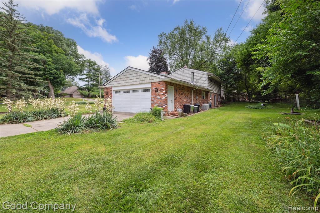 2289 Paulette Drive, Wolverine Lake, MI 48390 — Photo 47