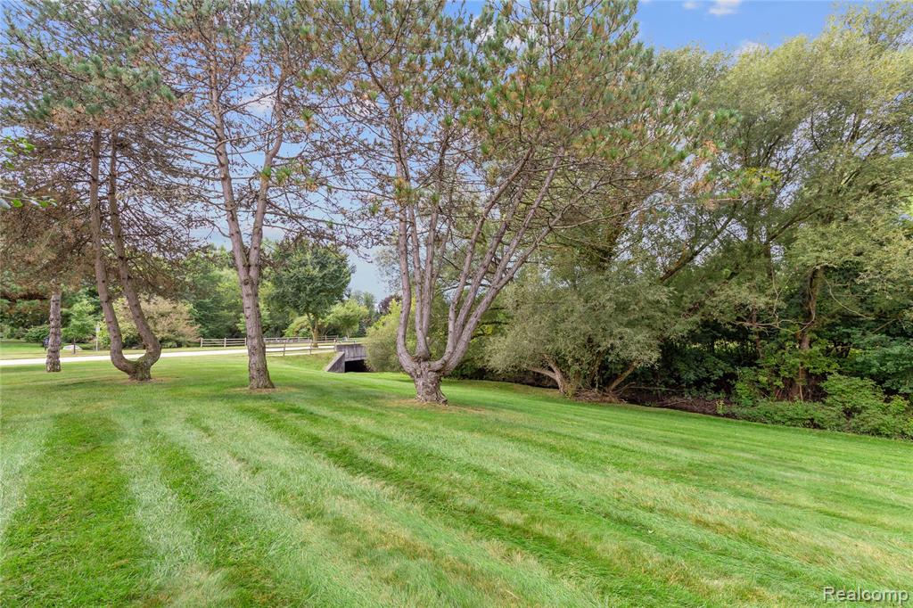 5768 Northfield Parkway, Troy, MI 48098 — Photo 25
