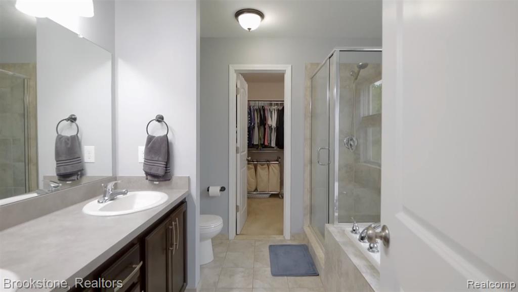 7422 S Village Drive, Clarkston, MI — Photo 26