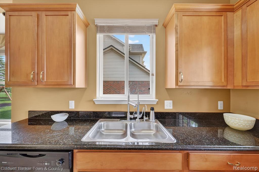 28294 Cottage Lane, New Hudson, MI 48165 — Photo 17