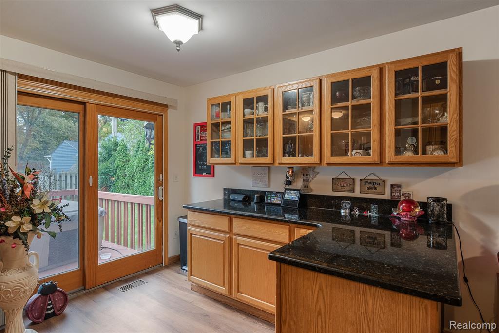 4245 Bunker Avenue, West Bloomfield, MI 48323 — Photo 3