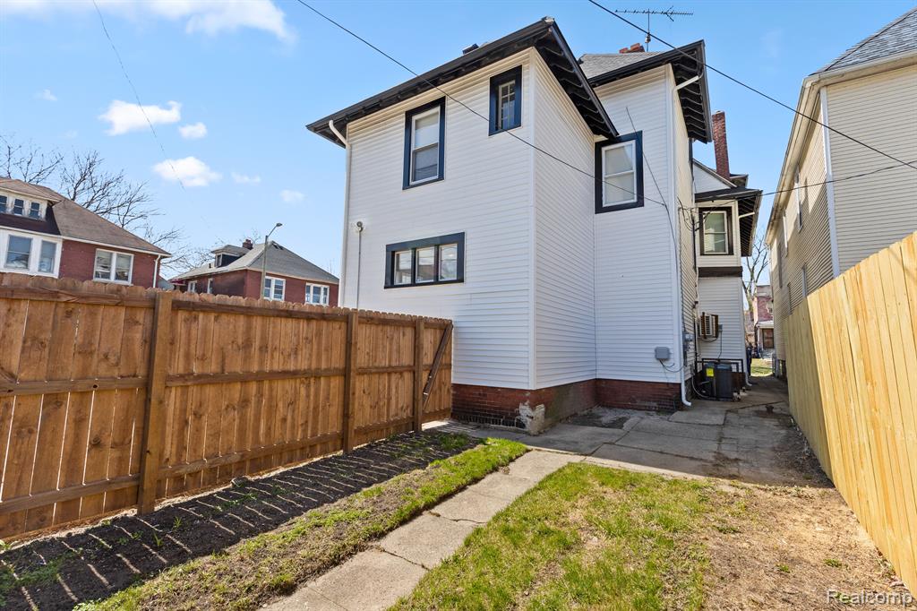 7407 E Vernor Hwy, Detroit, MI 48214 — Photo 4