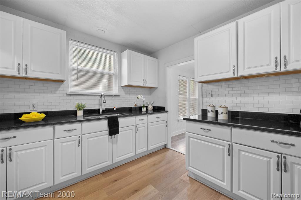 5935 Devonshire Road, Dearborn, MI 48224 — Photo 14