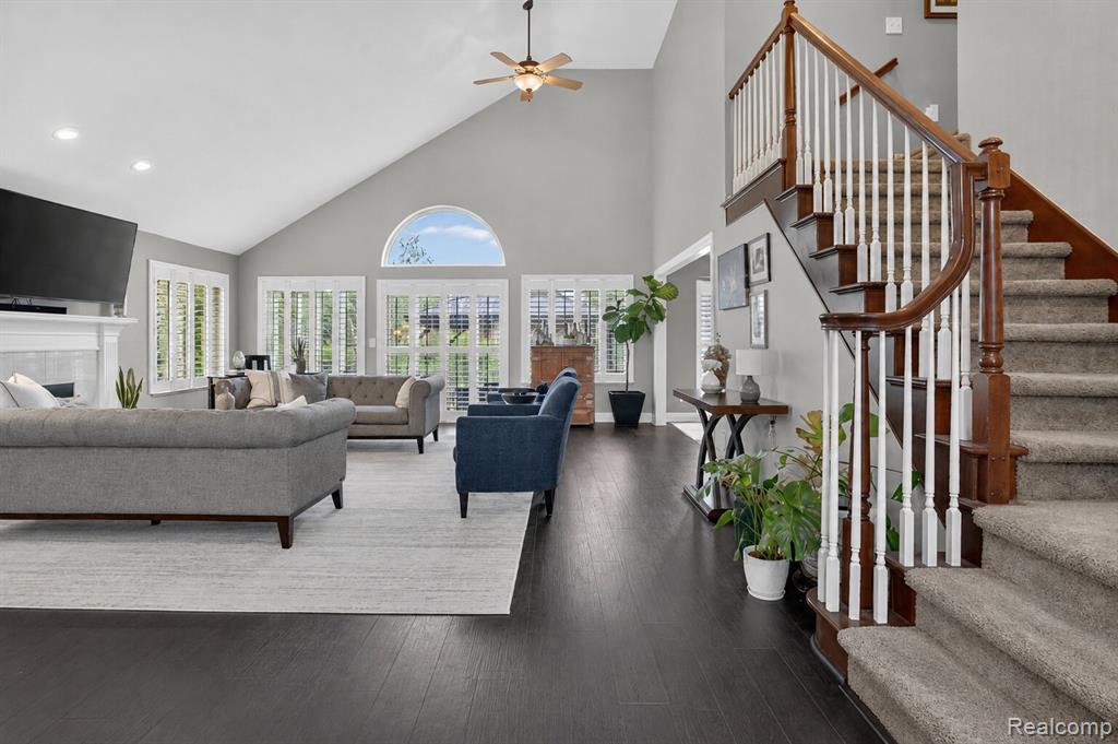 46582 Middle Brook Drive, Macomb, MI 48044 — Photo 3