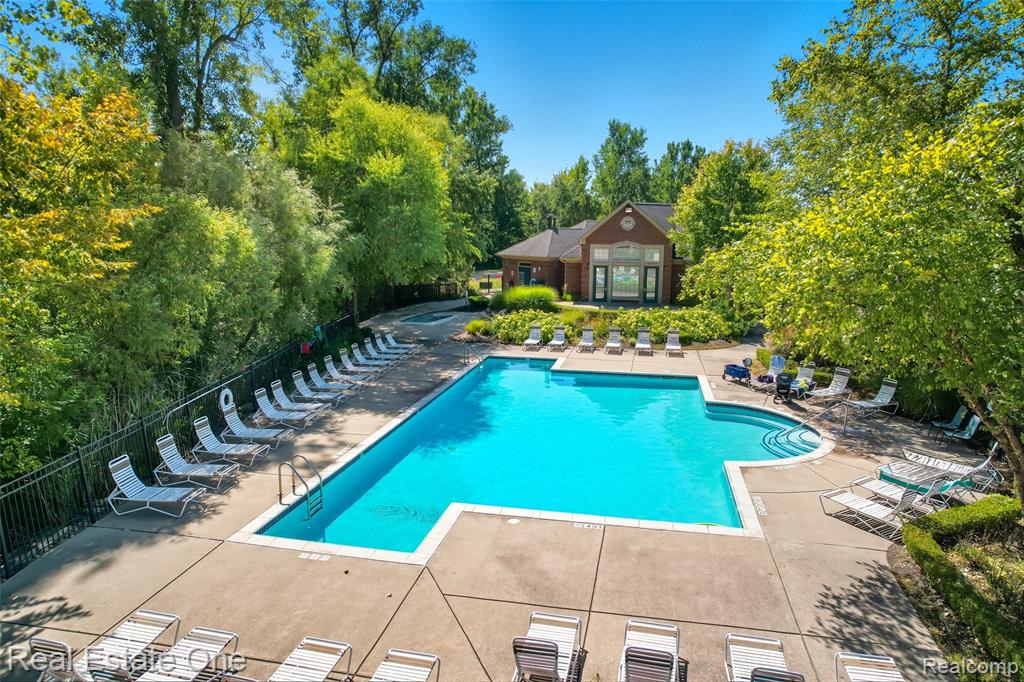 464 Old Pine Way, Walled Lake, MI 48390 — Photo 54