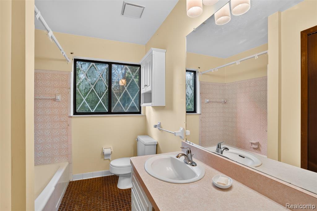 16955 English Road, Manchester, MI 48158 — Photo 13