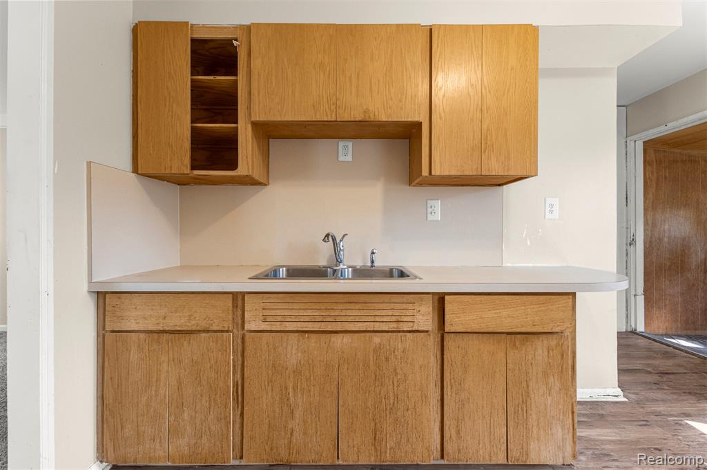 4933 Ziegler Street, Dearborn Heights, MI 48125 — Photo 11