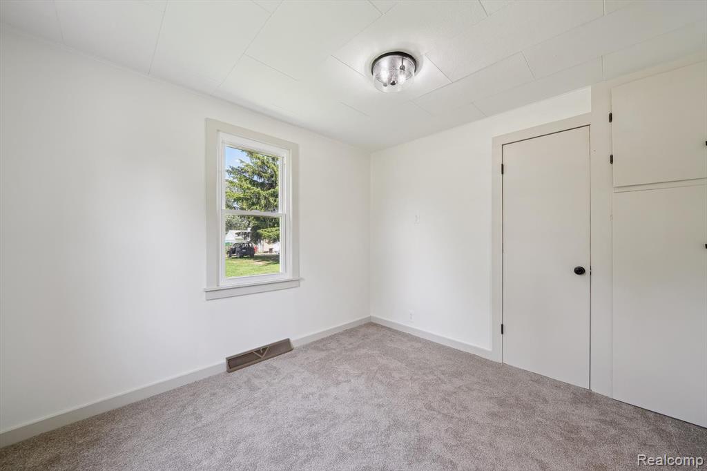 6097 Grove Avenue, Grand Blanc, MI 48439 — Photo 18