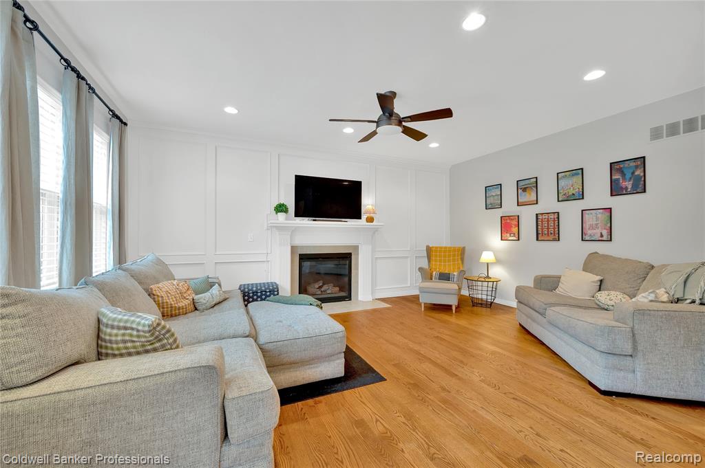 597 Bay Pointe Drive, Oxford, MI 48371 — Photo 10