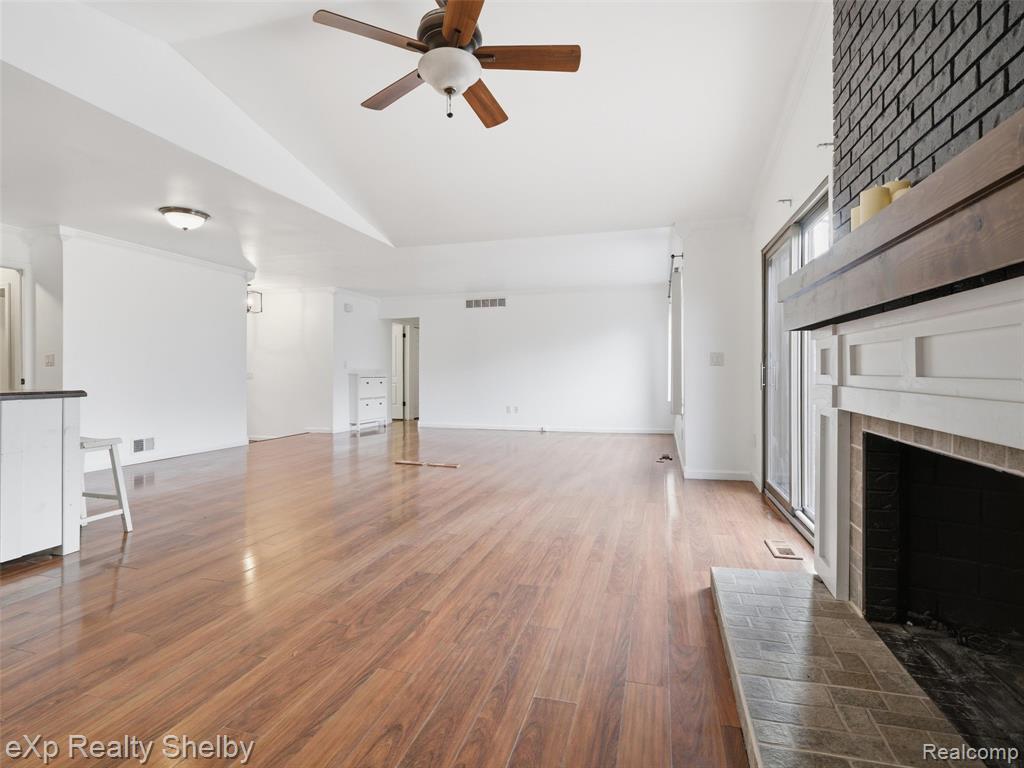 41670 Amberly Drive, Clinton Twp, MI 48038 — Photo 10