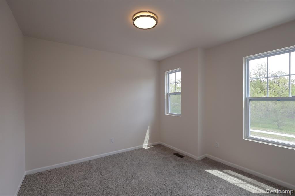362 Hidden River W, Holly, MI 48442 — Photo 17