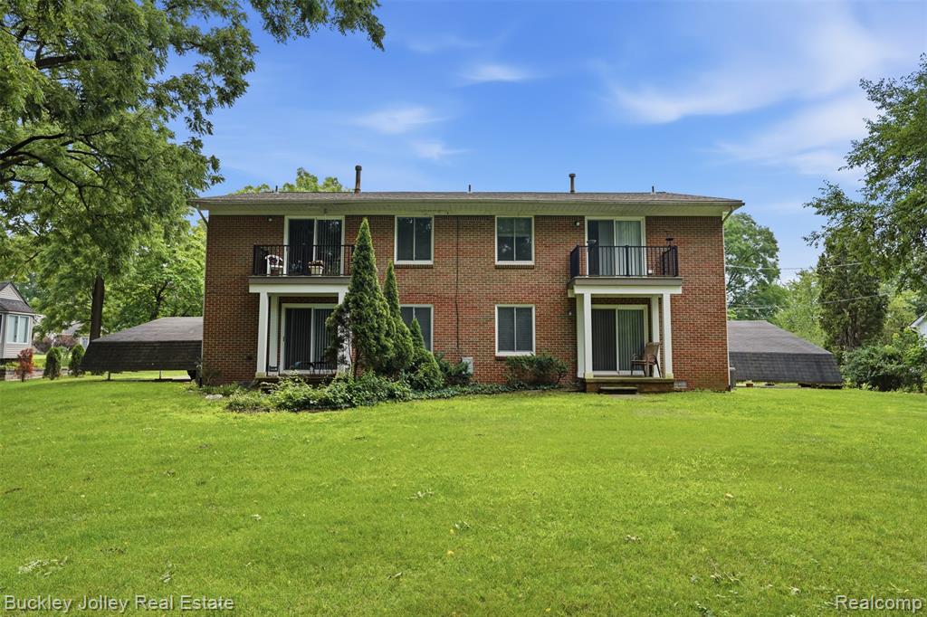 725 Clark Street, Brighton, MI 48116 — Photo 2