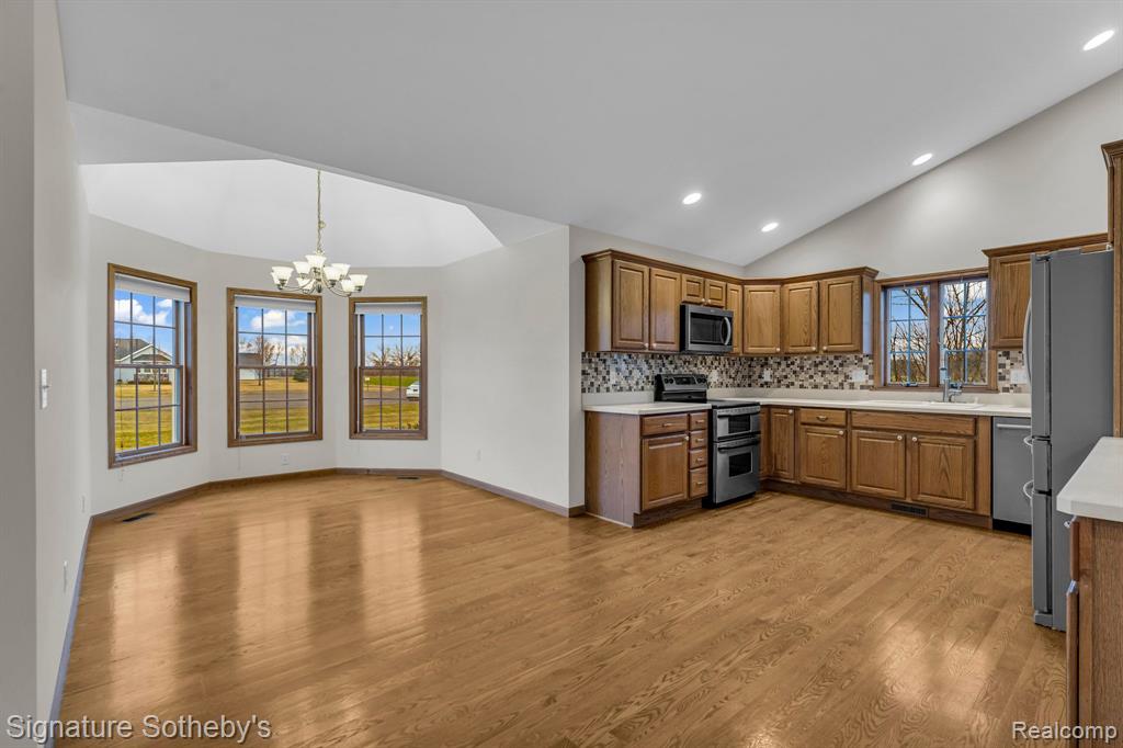 9019 HILLVIEW Lane, Jackson, MI 49201 — Photo 4